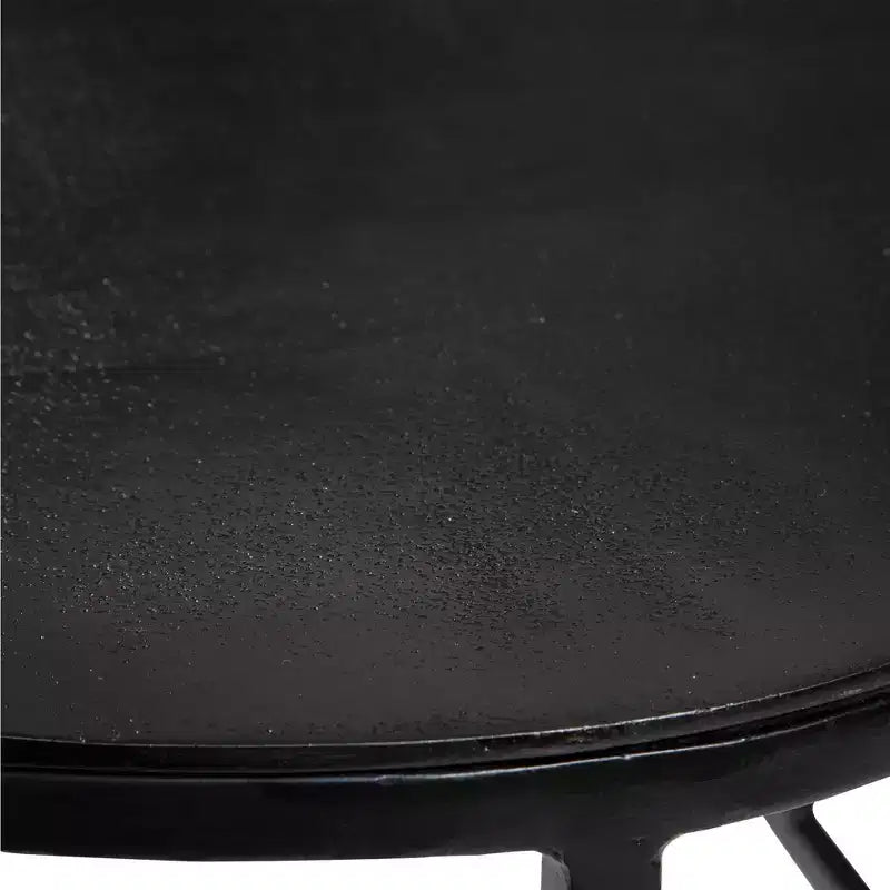 Table basse ovale industrielle moderne Uttermost en fer noir vieilli et aluminium, 122 x 61 cm, plateau antique plaqué, pour salon et chambre