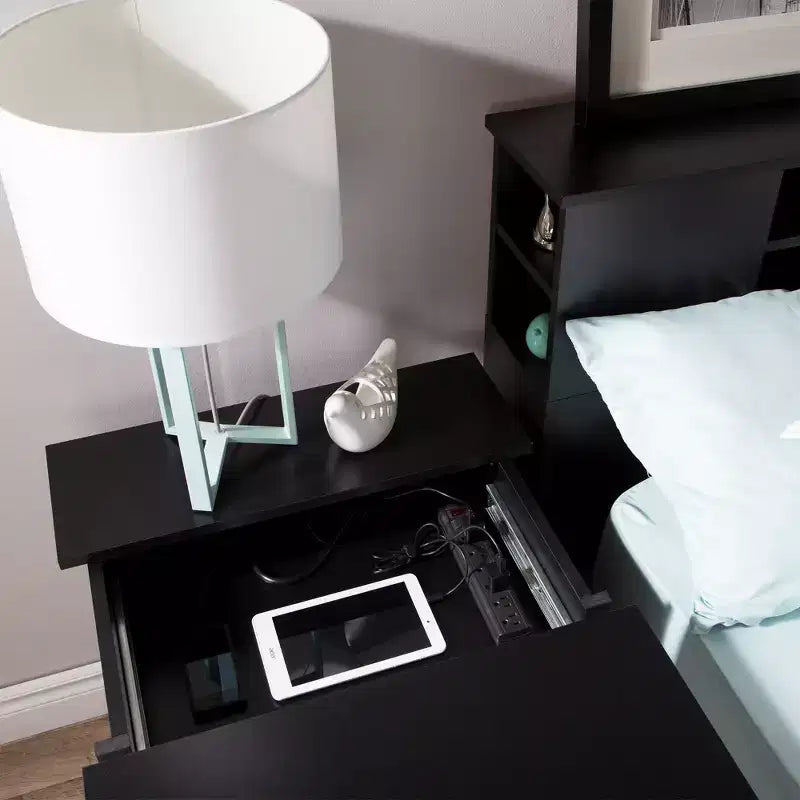Table de chevet Vito avec station de recharge – South Shore