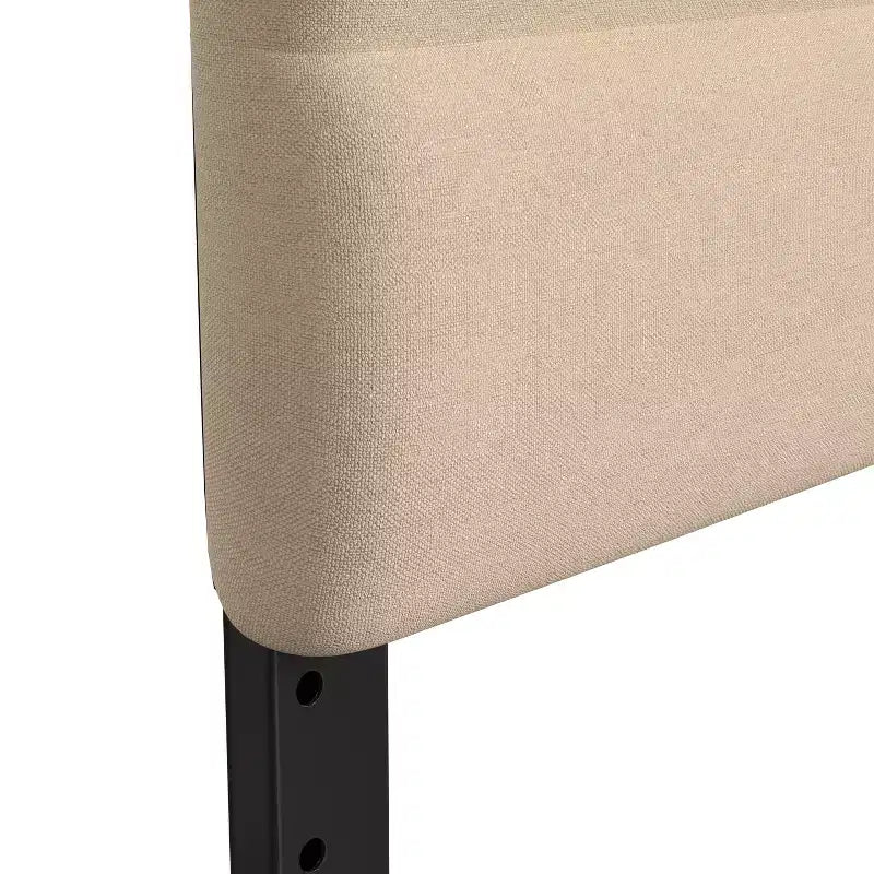 Tête de lit Merrick Lane avec revêtement capitonné et cadre en métal thermolaqué