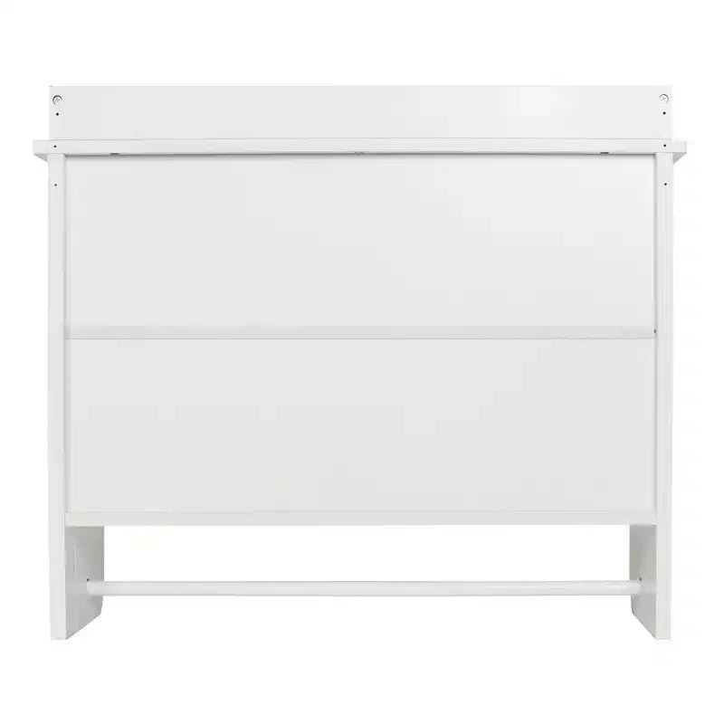 Étagère murale flottante contemporaine Redmon pour montage mural et au plafond en bois peint avec porte-serviettes, assemblage facile et étagère centrale réglable, blanc