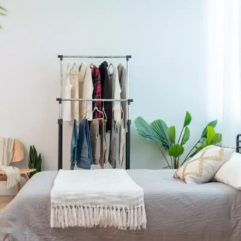 IRIS USA Porte-vêtements réglable en métal, tringle à vêtements sur roulettes