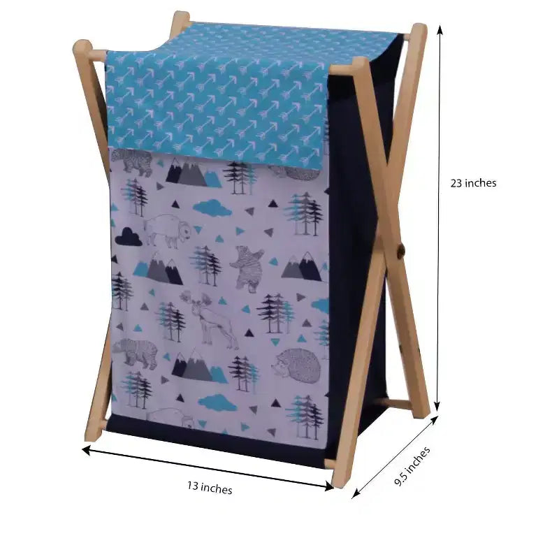 Bacati - Panier à linge pour garçons Woodlands Aqua/Navy/Gray avec cadre en bois