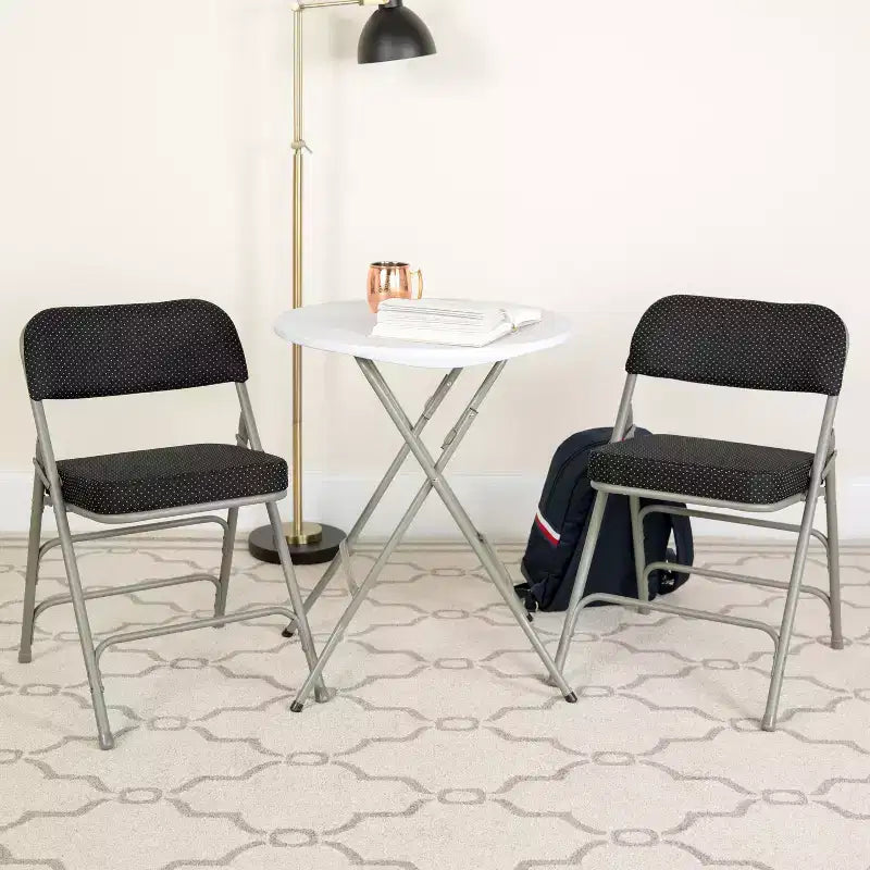 Chaise pliante en métal Emma et Oliver (lot de 4) haut de gamme, rembourrée en tissu, avec triple renfort incurvé et charnières