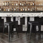 Emma et Oliver – Ensemble de quatre tabourets de bar sans dossier en métal avec sièges en résine polymère résistante aux intempéries pour usage intérieur uniquement