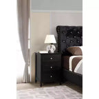 Table de chevet à 3 tiroirs Daniel Passion Furniture (63,5 cm H x 48,26 cm L x 38,1 cm P)