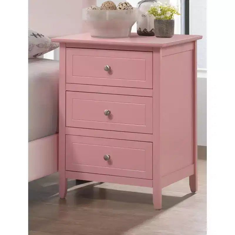 Table de chevet à 3 tiroirs Daniel Passion Furniture (63,5 cm H x 48,26 cm L x 38,1 cm P)