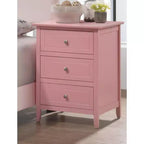 Table de chevet à 3 tiroirs Daniel Passion Furniture (63,5 cm H x 48,26 cm L x 38,1 cm P)
