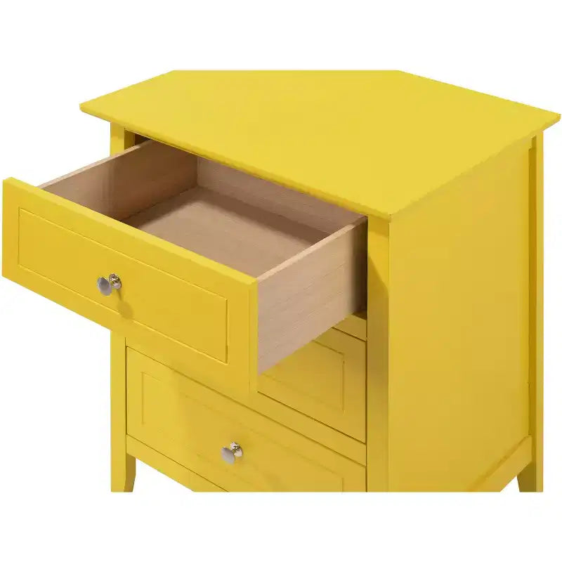 Table de chevet à 3 tiroirs Daniel Passion Furniture (63,5 cm H x 48,26 cm L x 38,1 cm P)