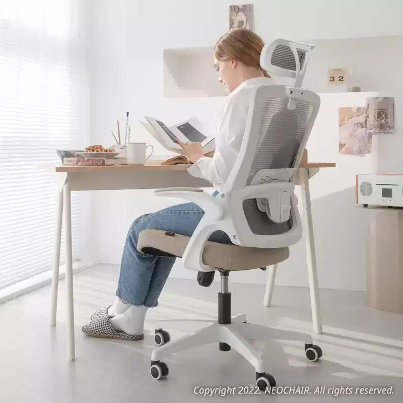 Chaise de bureau ergonomique pivotante NEO avec appui-tête, support lombaire et hauteur réglable