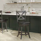 Tabouret de bar Emma et Oliver de style pub avec dossier en bois croisé et siège pivotant rembourré en similicuir