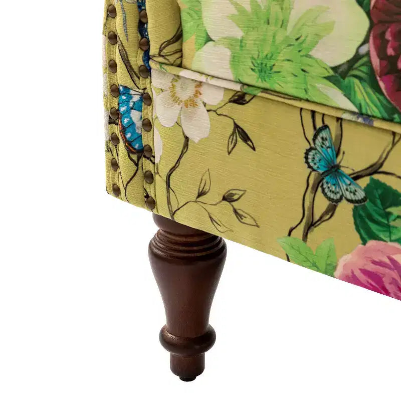 Fauteuil Theodor avec pieds fuseaux pour salon et chambre à coucher | ART OF LIVING DESIGNS