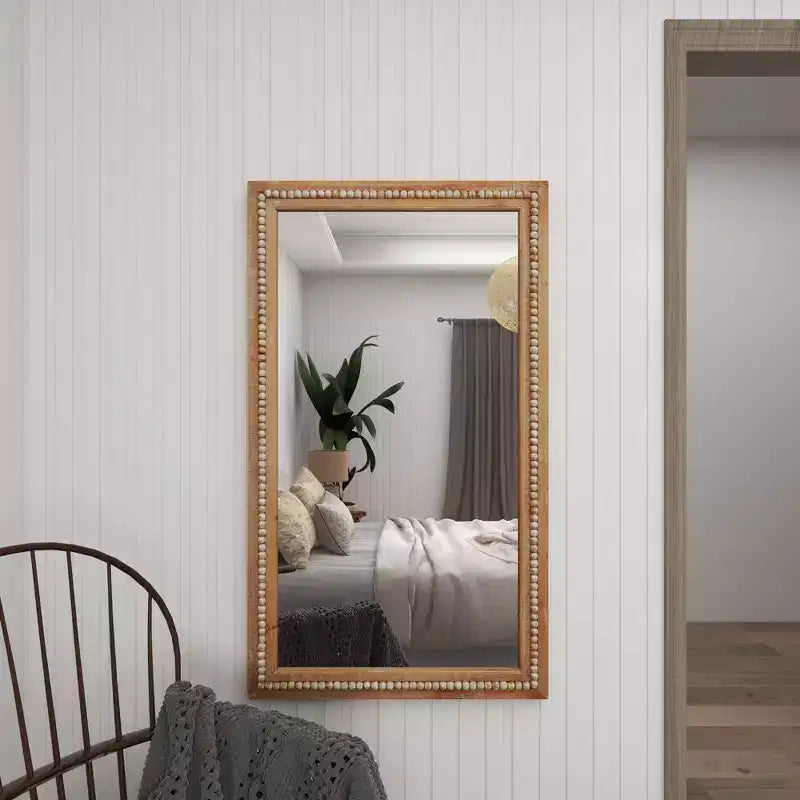 Miroir mural en bois vieilli avec perles marron - Olivia & May