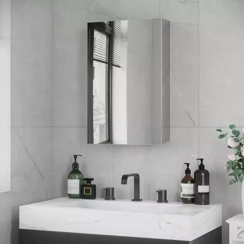 kleankin Armoire de salle de bain murale avec porte à charnière et étagères de rangement pour le salon et la buanderie, couleur argent