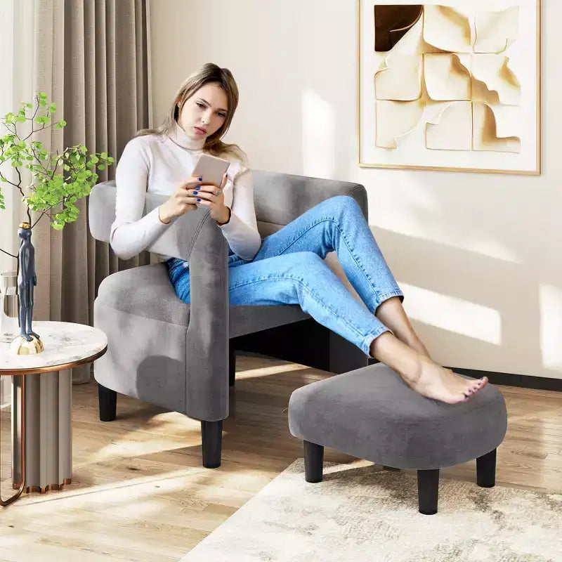 Costway Fauteuil d'appoint confortable avec repose-pieds Fauteuil baquet en velours rembourré et pouf Gris foncé/Beige