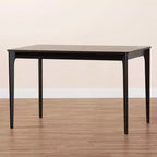 Table de salle à manger en bois Sherwin Baxton Studio