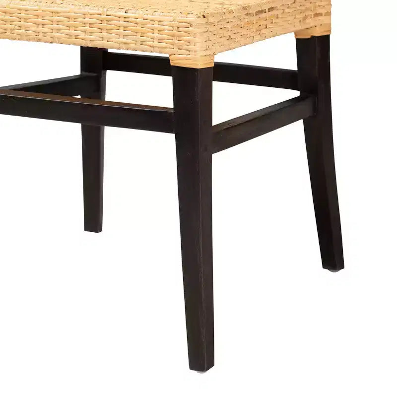 Chaise de salle à manger bohème moderne Lingga de bali & pari, en acajou brun foncé et rotin naturel