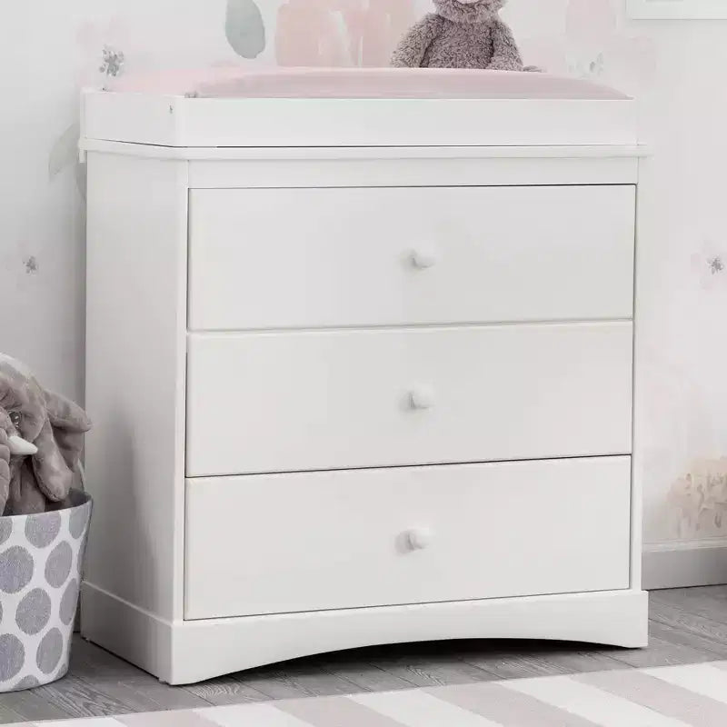 Commode 3 tiroirs Delta Children Skylar avec plan à langer et tiroirs à verrouillage