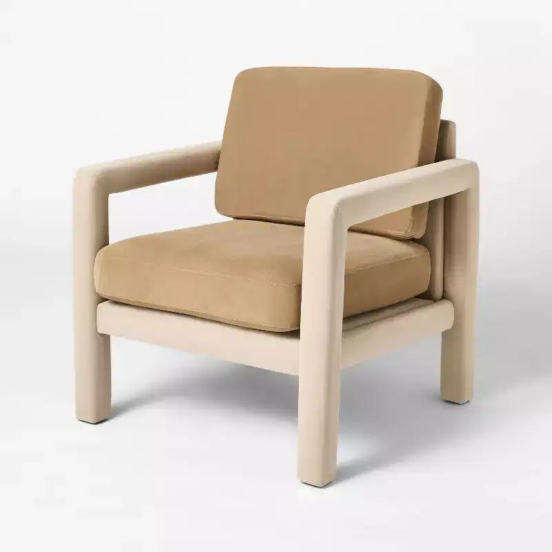 Fauteuil d'appoint sculptural rembourré marron - Threshold conçu avec Studio McGee