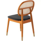 Chaise de salle à manger en osier LeisureMod Holbeck avec assise en cuir rembourrée et pieds en bois de hêtre, lot de 4