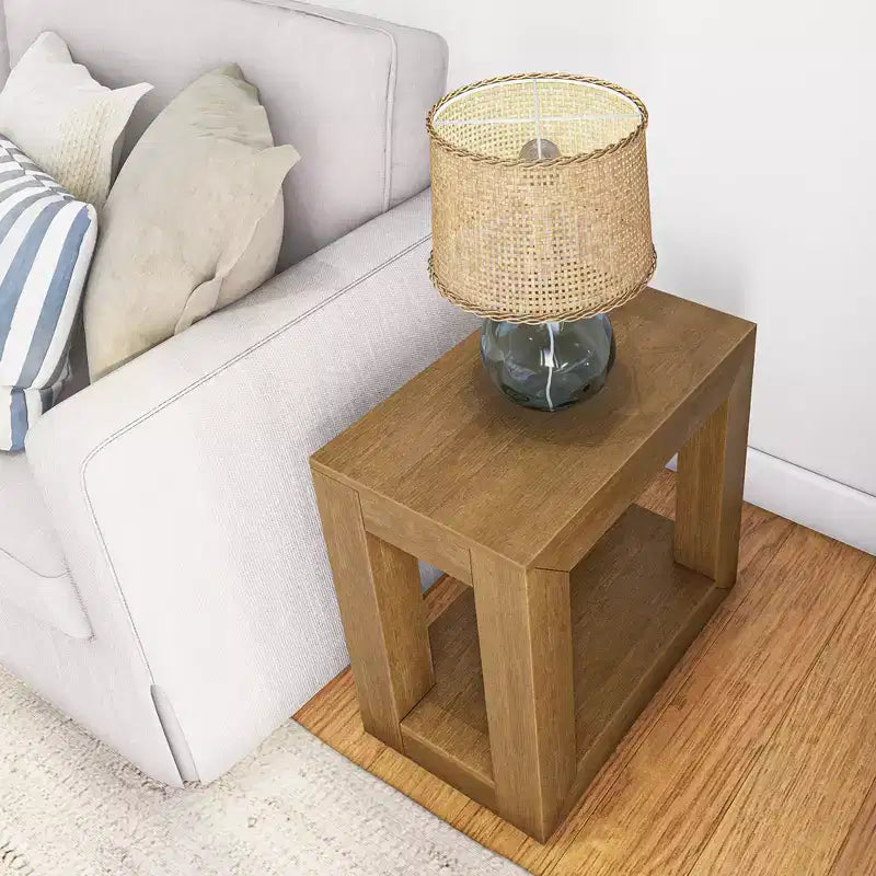 Table d'appoint rectangulaire moderne Plank+Beam avec étagère, 25 po, Table en bois massif avec rangement