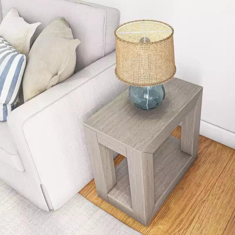 Table d'appoint rectangulaire moderne Plank+Beam avec étagère, 25 po, Table en bois massif avec rangement