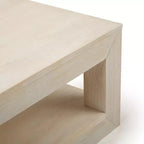 Table basse rectangulaire moderne Plank+Beam 48 avec étagère, table en bois massif avec rangement