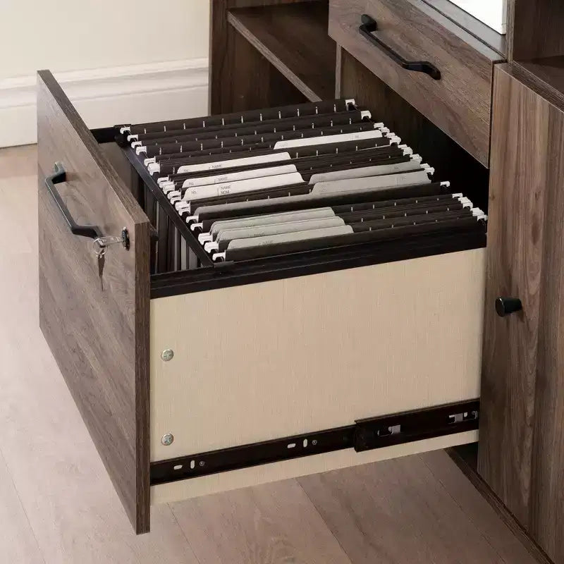 Bureau d'angle Helsy de South Shore avec barre d'alimentation