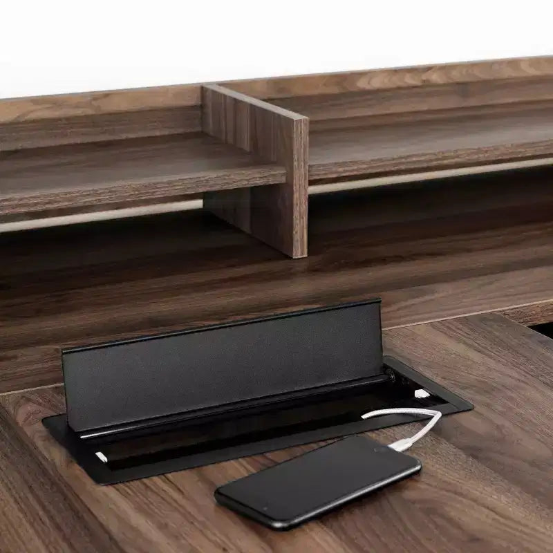Bureau d'angle Helsy de South Shore avec barre d'alimentation