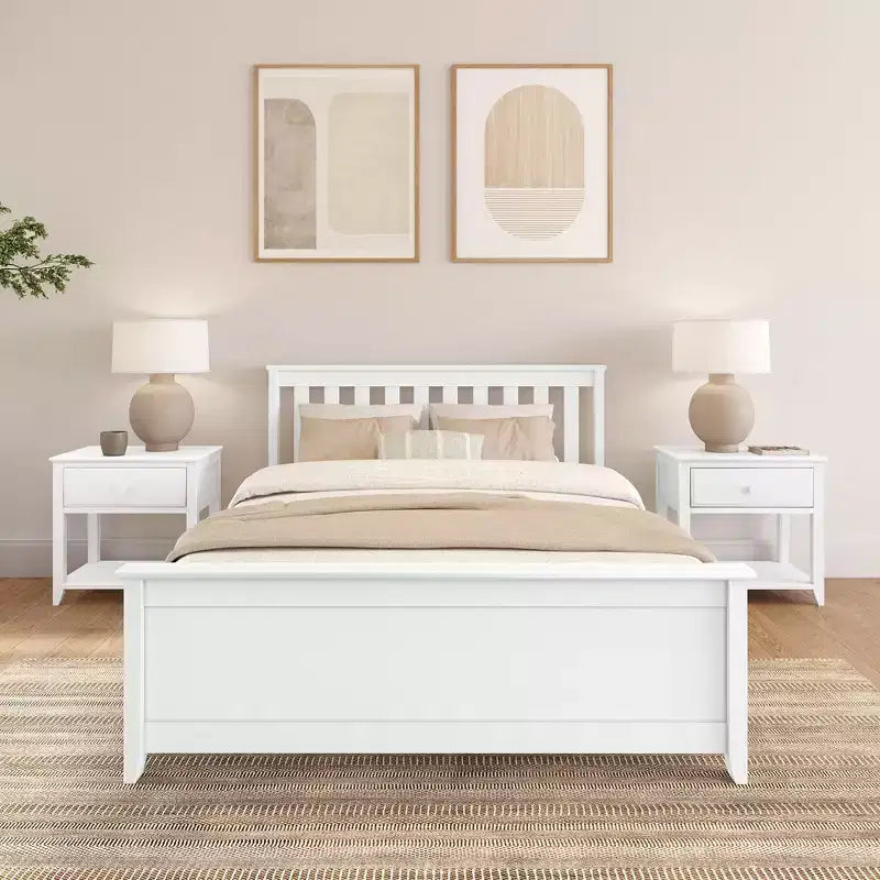 Cadre de lit double classique en bois massif Plank+Beam avec tête de lit pour adultes