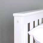 Cadre de lit double classique en bois massif Plank+Beam avec tête de lit pour adultes