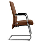 Chaise de bureau moderne Aleen de LeisureMod - Cuir rembourré avec base luge ergonomique en fer - Siège de bureau et de travail à domicile