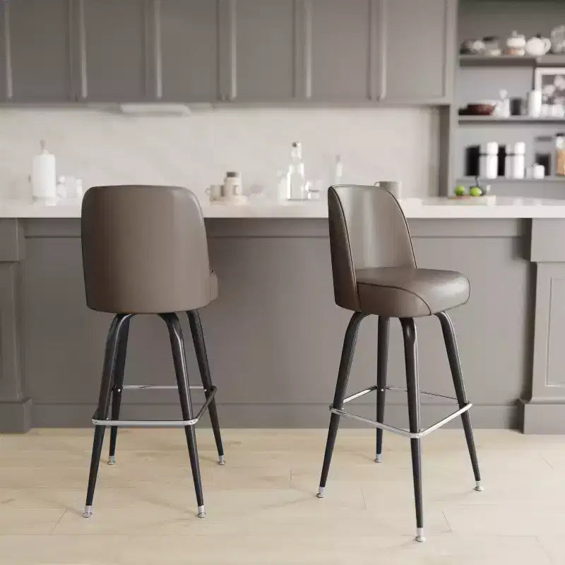 Tabouret de bar Emma et Oliver en métal avec siège baquet pivotant