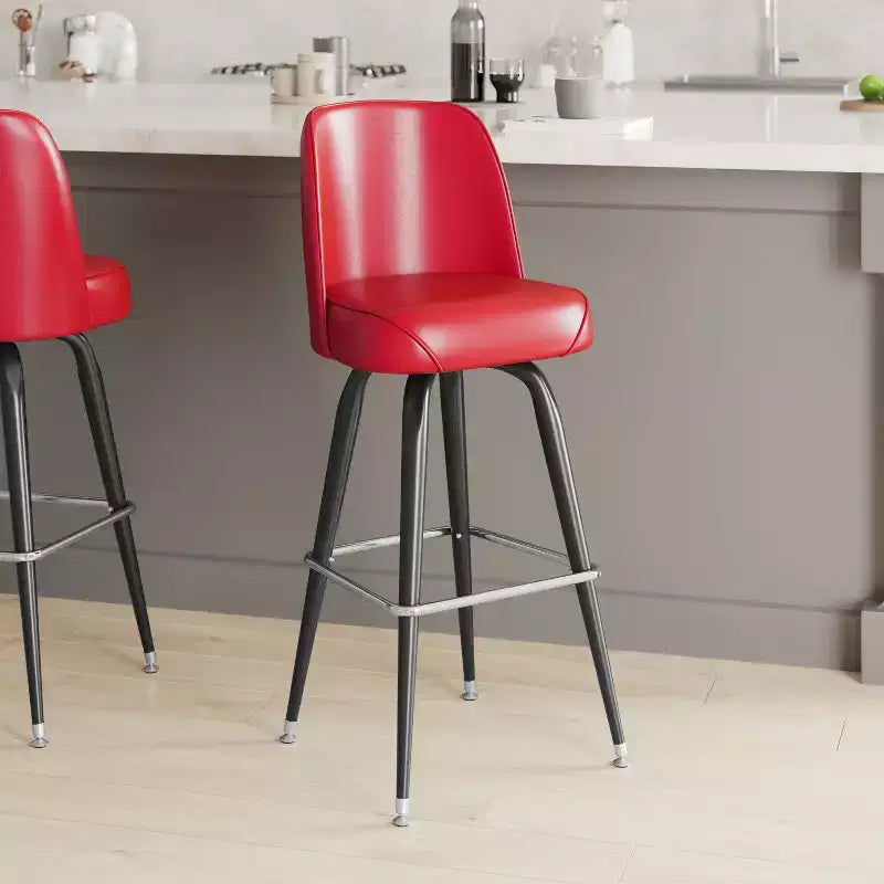 Tabouret de bar Emma et Oliver en métal avec siège baquet pivotant