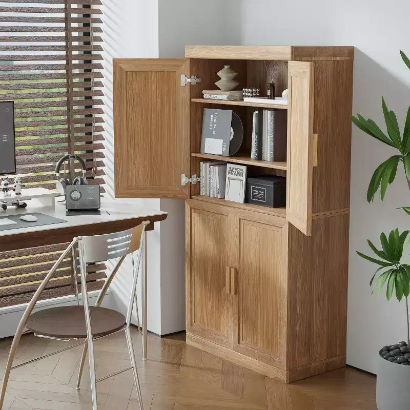 Étagère décorative Dovelina en grain de bois avec portes et cloisons réglables
