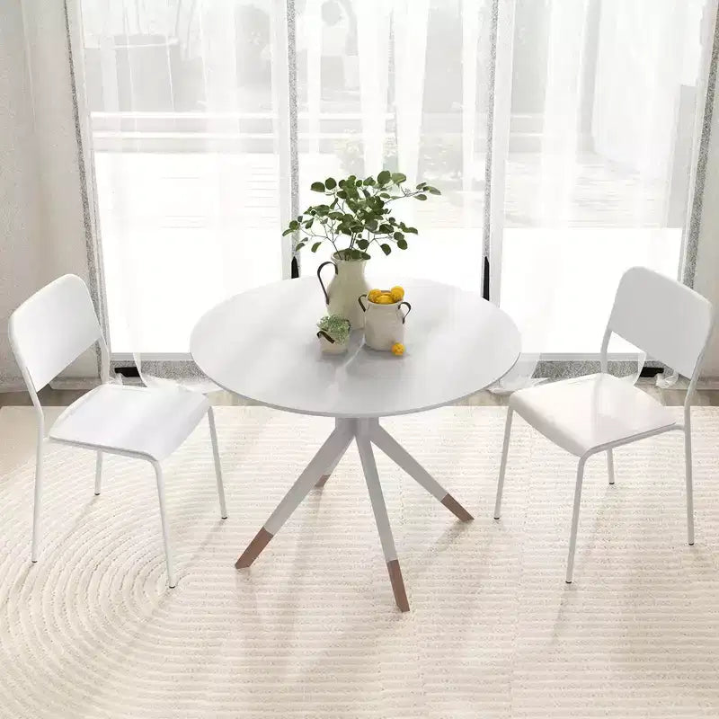 Costway Lot de 4 Chaises de Salle à Manger Modernes avec Dossier Incliné et Pieds en Métal Robustes en Plastique Noir/Blanc