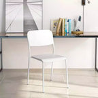 Costway Lot de 4 Chaises de Salle à Manger Modernes avec Dossier Incliné et Pieds en Métal Robustes en Plastique Noir/Blanc