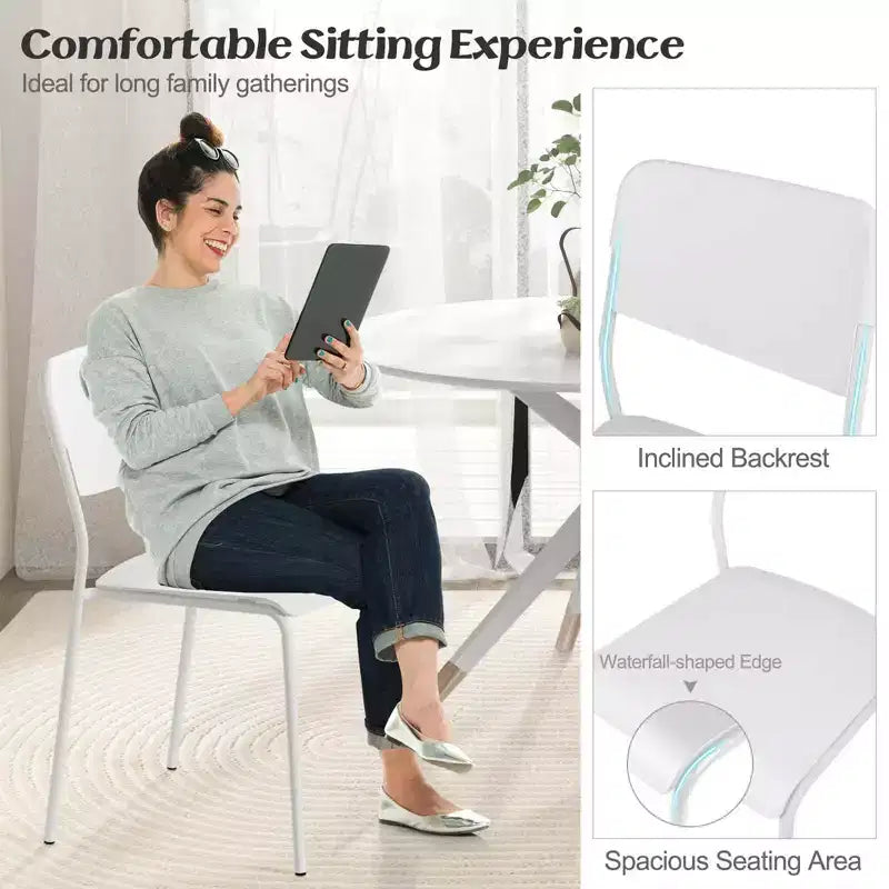 Costway Lot de 4 Chaises de Salle à Manger Modernes avec Dossier Incliné et Pieds en Métal Robustes en Plastique Noir/Blanc