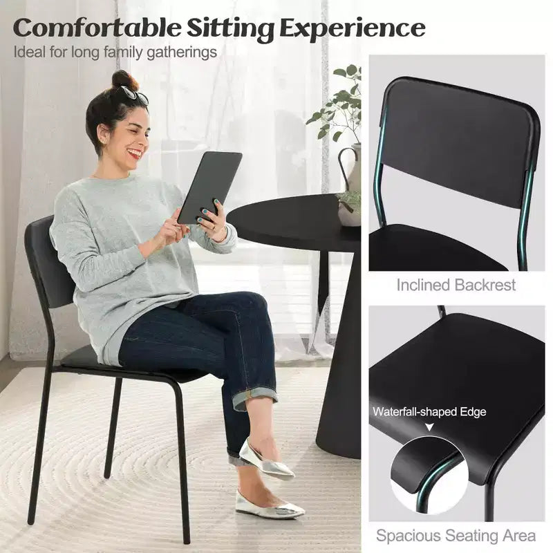 Costway Lot de 4 Chaises de Salle à Manger Modernes avec Dossier Incliné et Pieds en Métal Robustes en Plastique Noir/Blanc