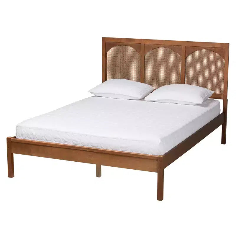 Lit plate-forme queen size Baxton Studio Blossom classique et traditionnel en bois de noyer cendré et rotin