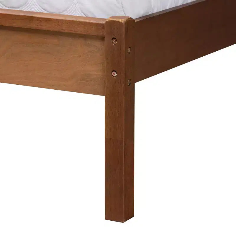Lit plate-forme queen size Baxton Studio Blossom classique et traditionnel en bois de noyer cendré et rotin