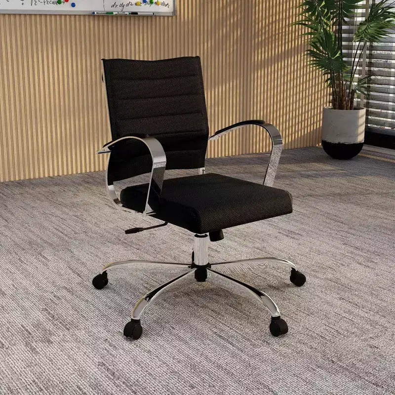 Chaise de bureau LeisureMod Benmar - Chaise d'ordinateur à dossier mi-haut en maille rembourrée avec réglage pivotant et inclinable, siège de bureau ergonomique pour bureau à domicile