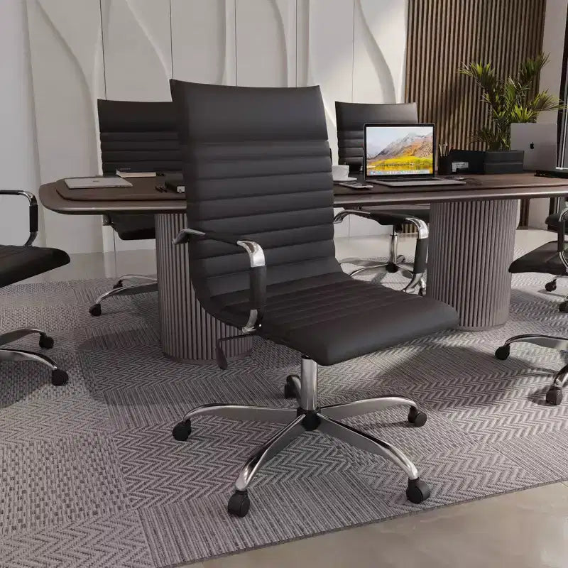 Fauteuil de bureau LeisureMod Harris - Cuir côtelé avec structure en métal chromé - Chaise de bureau moderne pivotante et inclinable