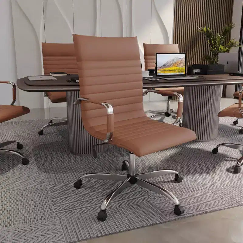 Fauteuil de bureau LeisureMod Harris - Cuir côtelé avec structure en métal chromé - Chaise de bureau moderne pivotante et inclinable