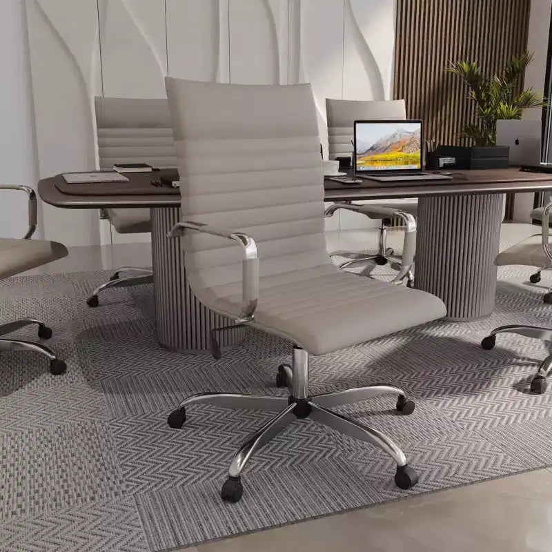 Fauteuil de bureau LeisureMod Harris - Cuir côtelé avec structure en métal chromé - Chaise de bureau moderne pivotante et inclinable
