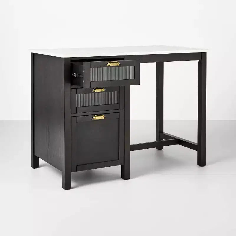 Îlot de cuisine en verre cannelé et bois de 48 po avec coin repas - Hearth & Hand avec Magnolia