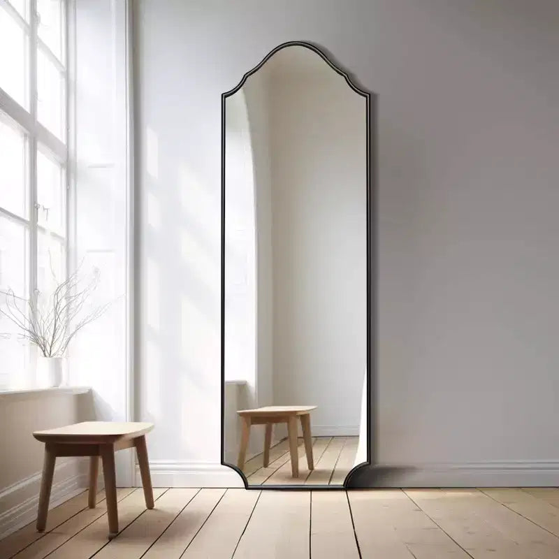 Miroir sur pied arqué en métal WallBeyond 65x22