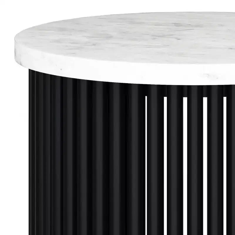 Table d'appoint Karl avec accents métalliques - WyndenHall