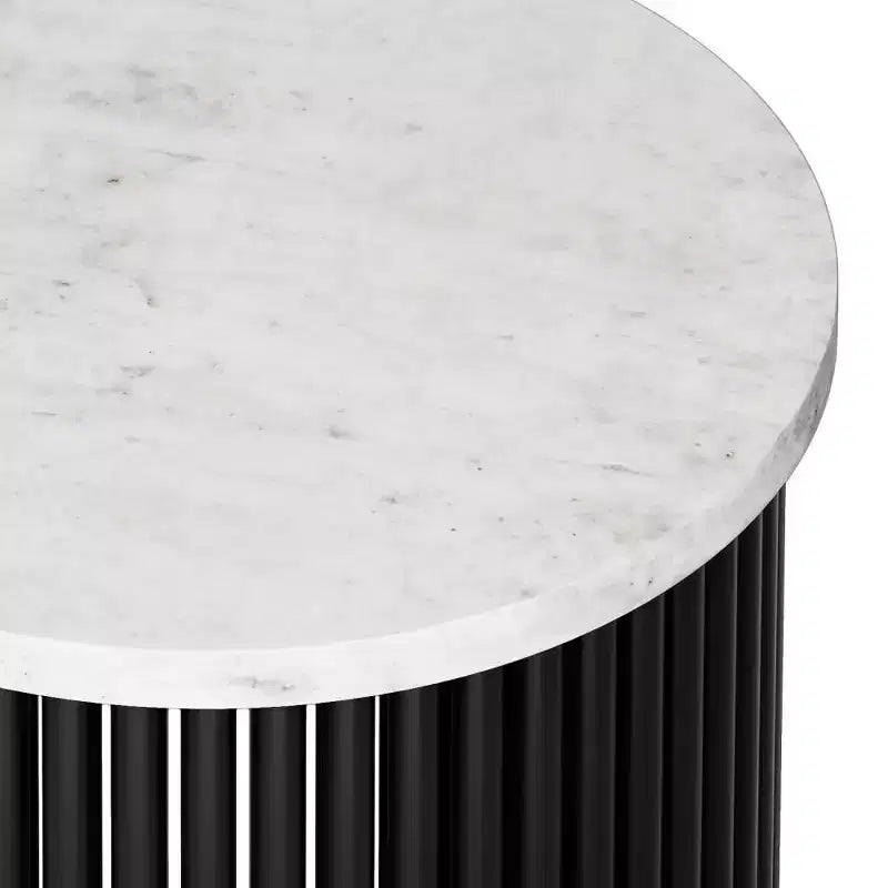Table d'appoint Karl avec accents métalliques - WyndenHall