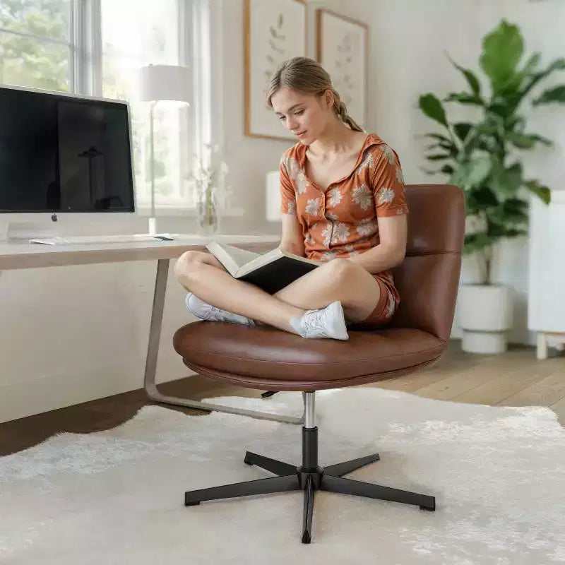 Chaise de bureau pivotante à dossier mi-haut et rembourrée sans accoudoirs Flash Furniture Chloe avec réglage de la hauteur et base en métal
