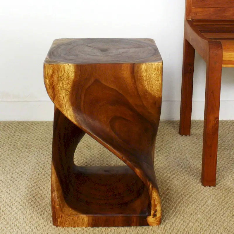 Tabouret tournant en bois 12 X 12 X 18 po. Noyer huilé